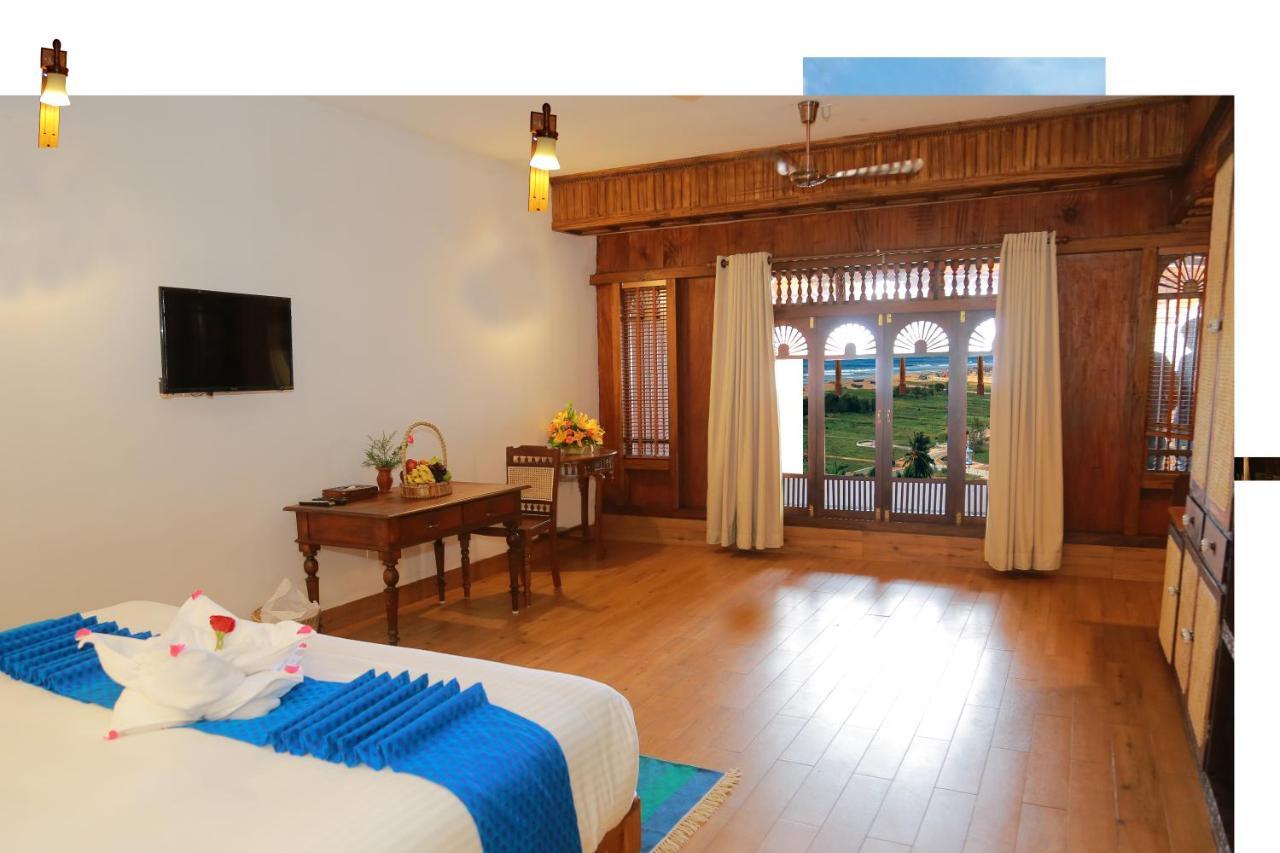 Hotel Ayursoma Ayurveda Royal Retreat Kovalam Exterior foto