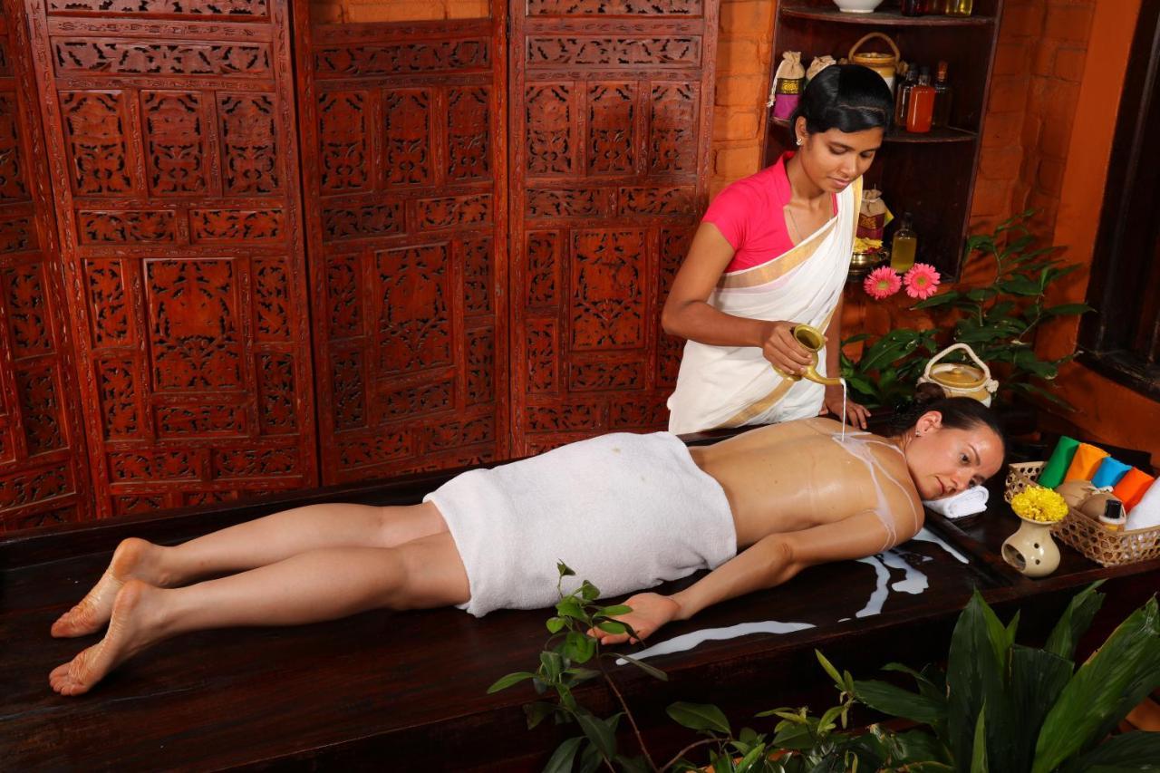 Hotel Ayursoma Ayurveda Royal Retreat Kovalam Exterior foto